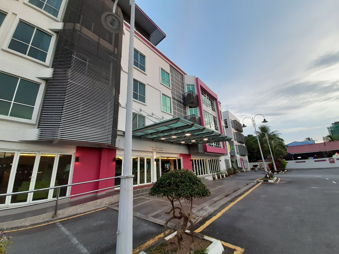 兰卡威珍南海滩法维酒店主图