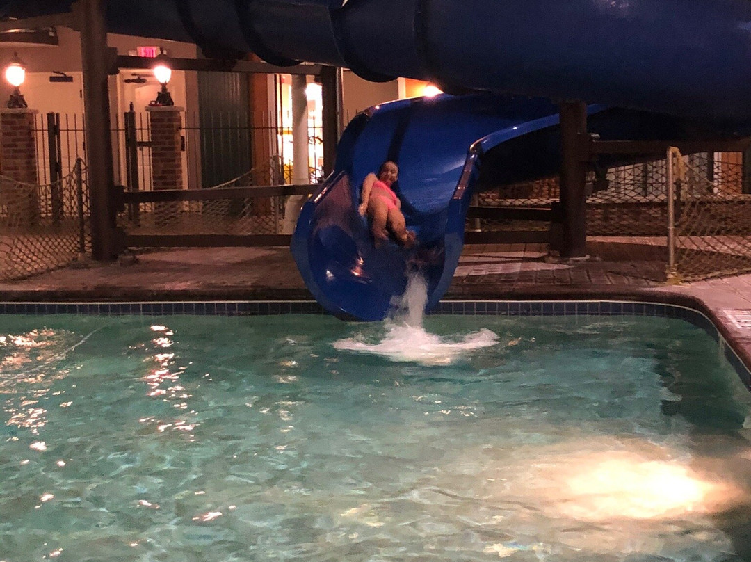 假日智选快捷套房酒店主图