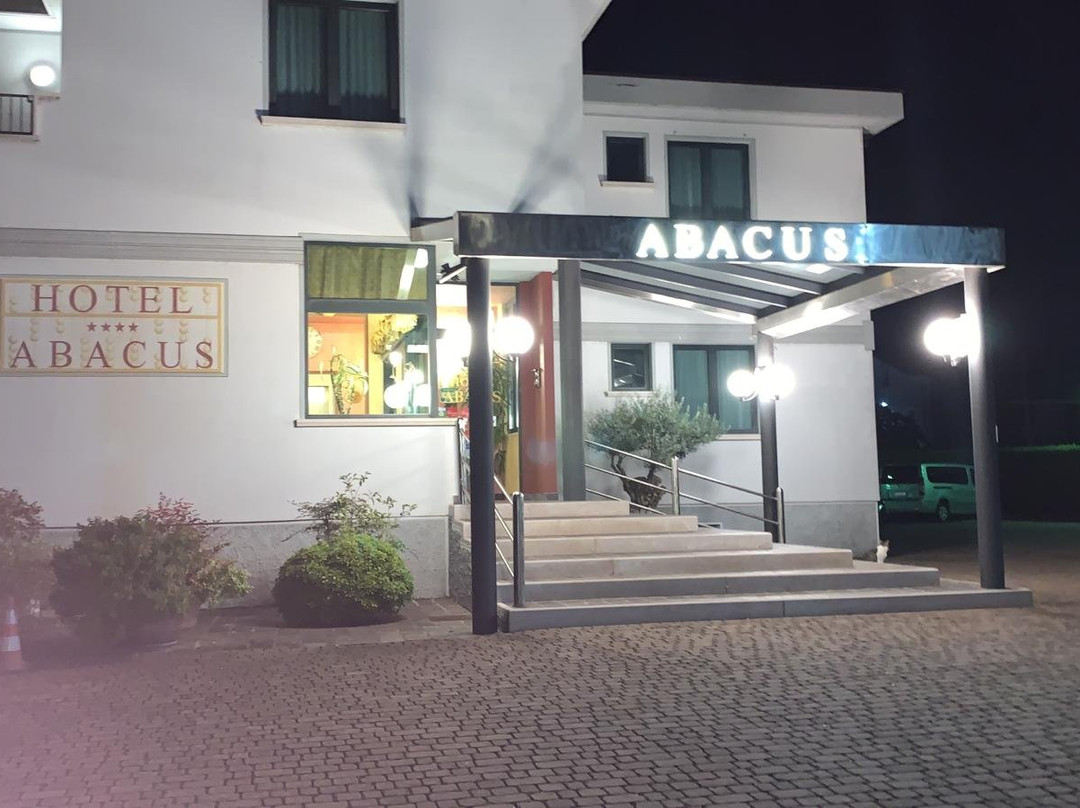 算盘酒店主图