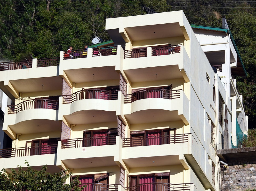 Green Roof Hotel & Resort主图