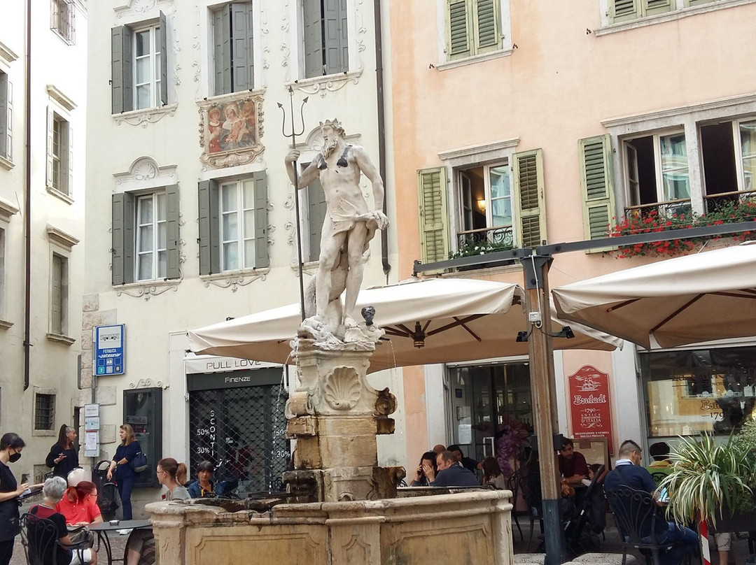 Fontana del Nettuno di Rovereto景点图片