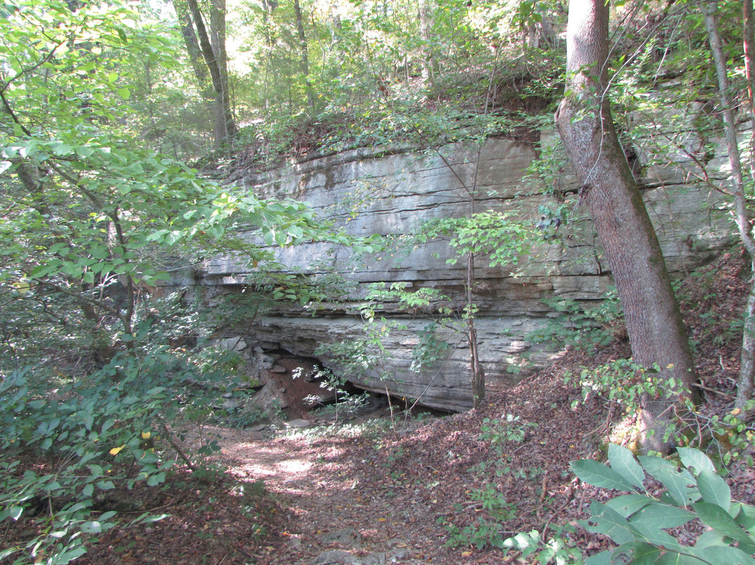 Pivot Rock and Natural Bridge-尤里卡斯普林斯必去景点