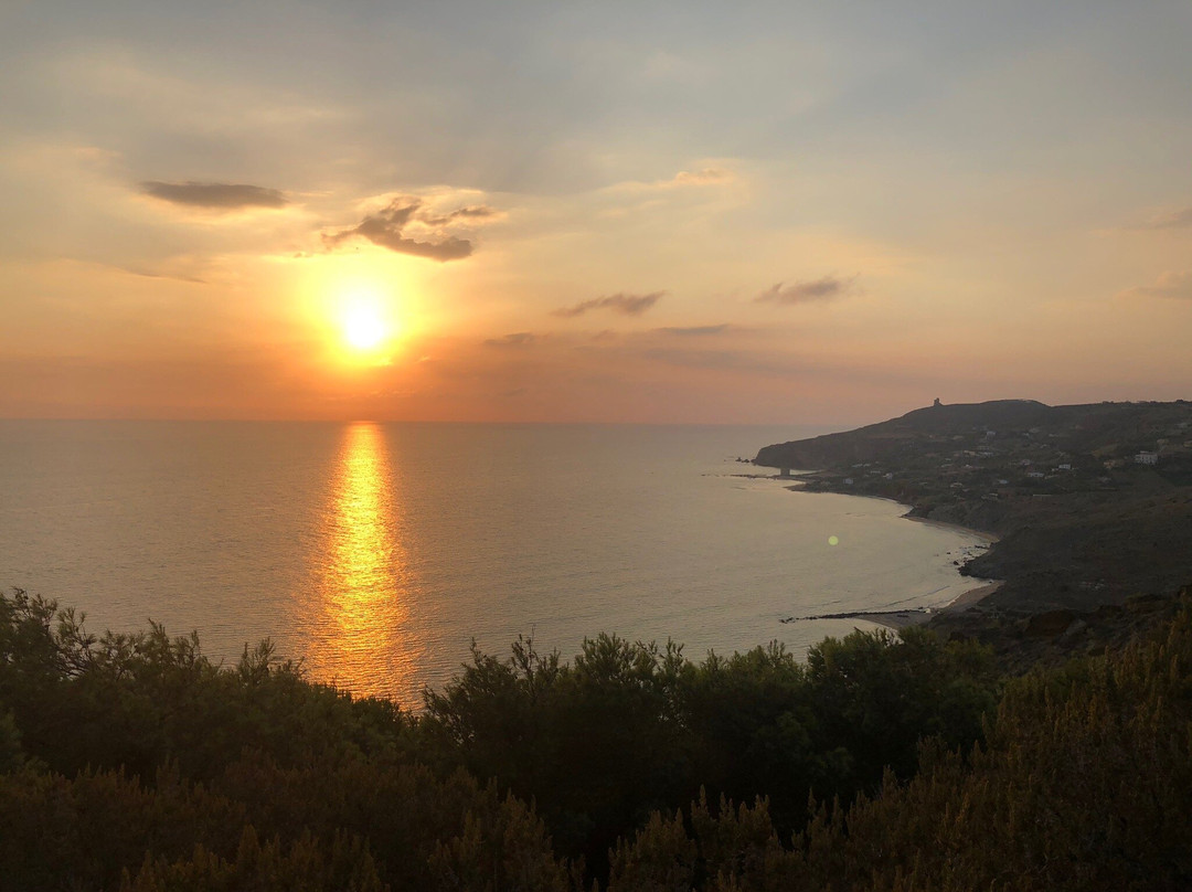 Faro di Capo Rossello景点图片