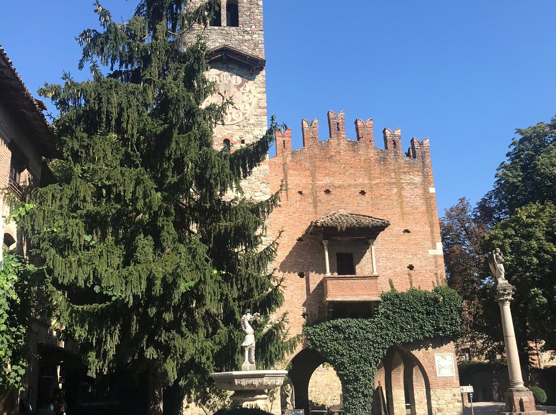 Borgo Storico Di Grazzano Visconti景点图片