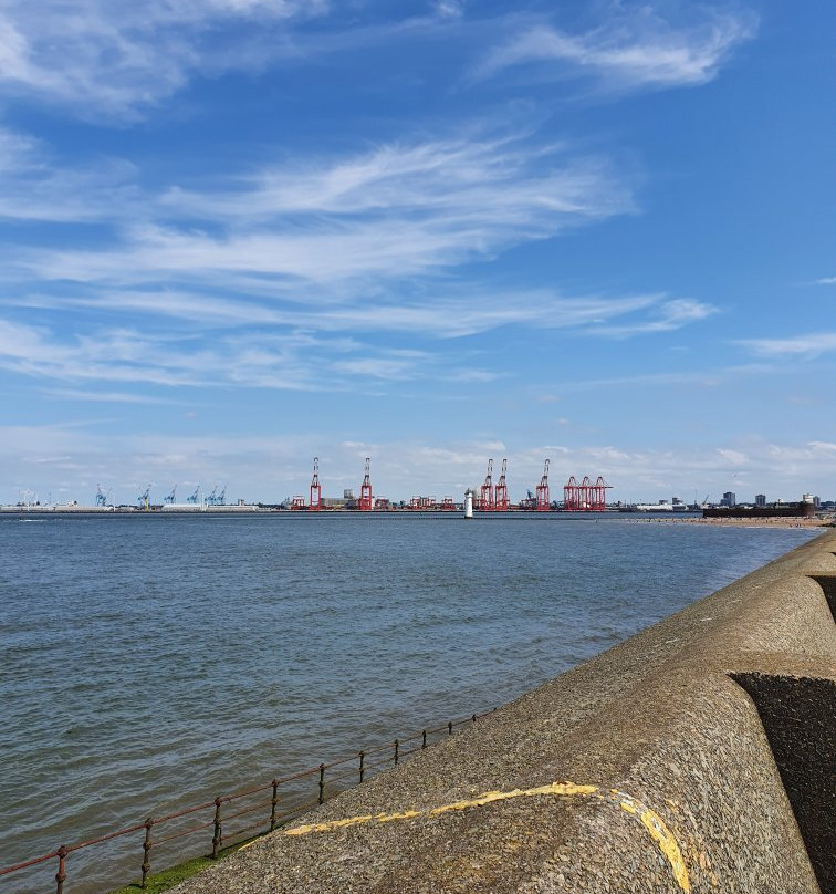 New Brighton Lighthouse-Wallasey必去景点