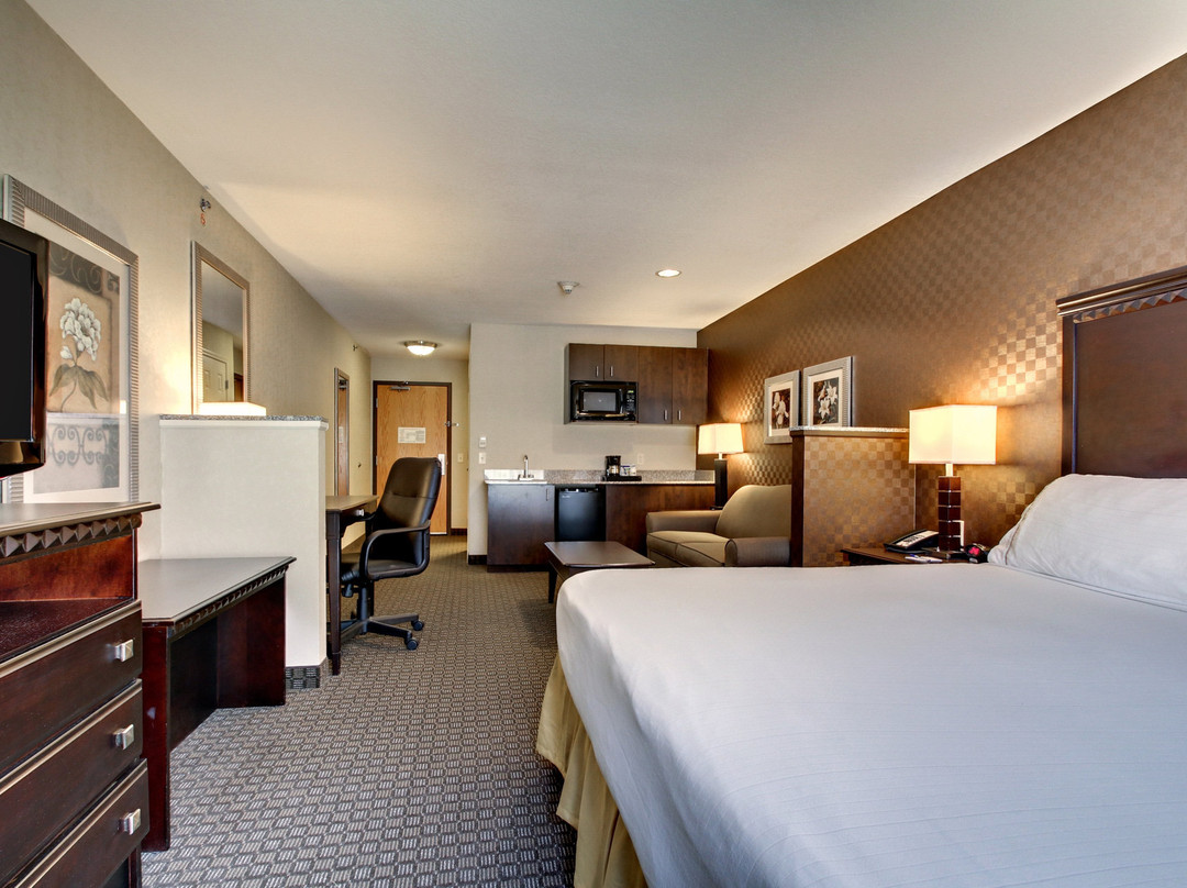 Holiday Inn Express & Suites Peru - LaSalle Area by IHG主图