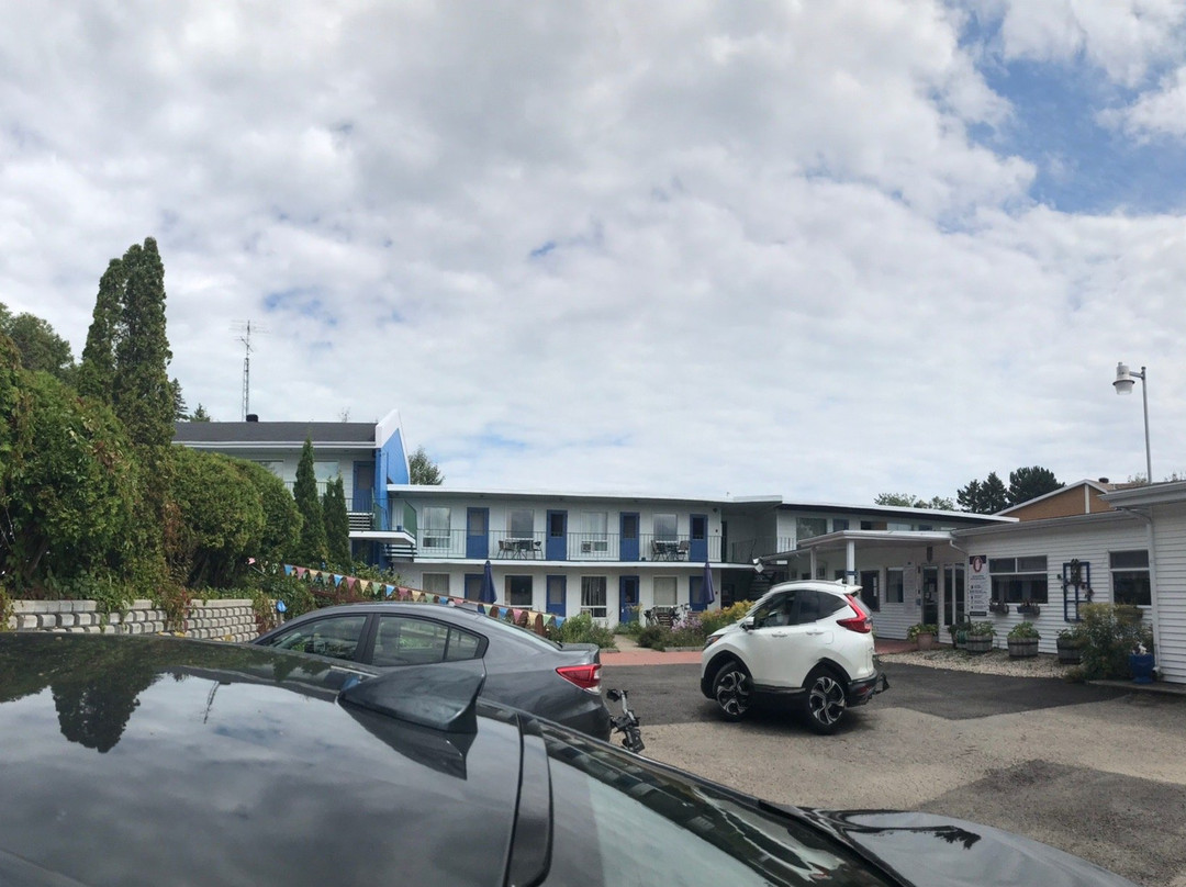 Hotel-Motel Les Voitures d'Eau主图