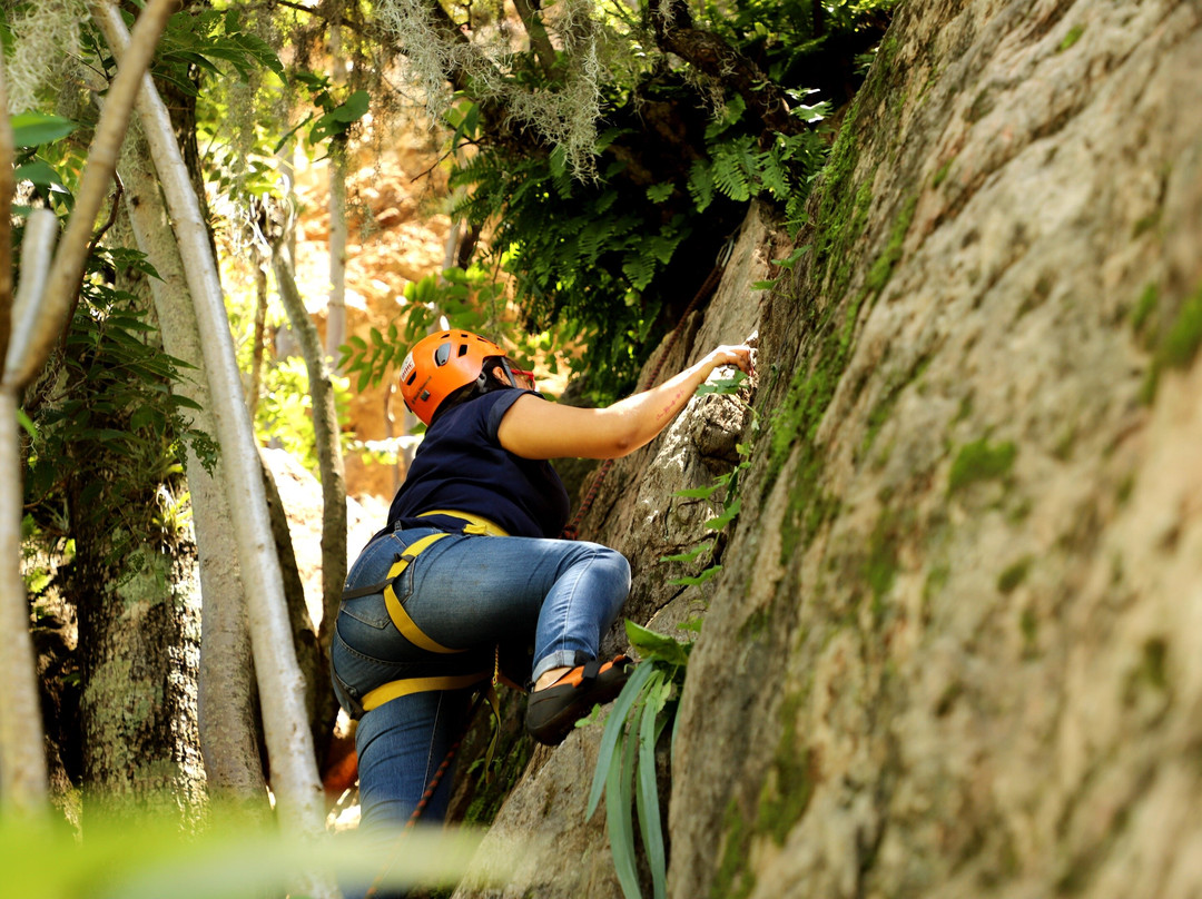 Bravos Climbing-巴耶－德布拉沃必去景点