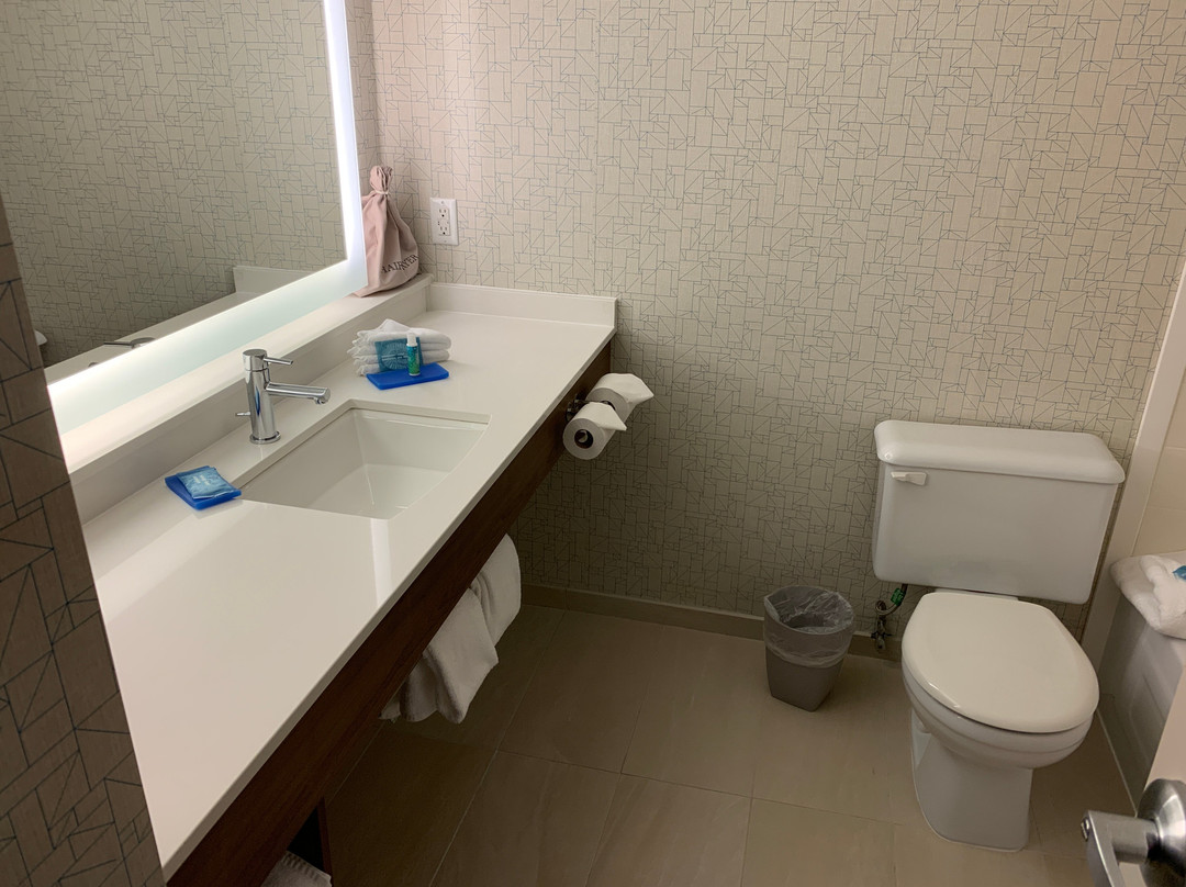 里士满温哥华机场智选假日酒店主图