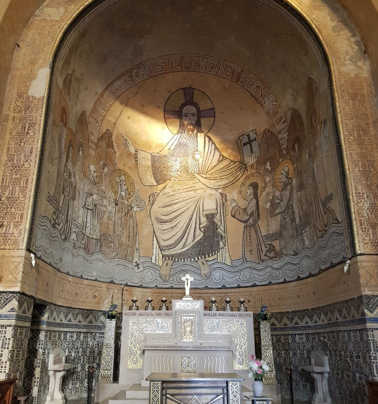 Église Saint-Julien-Domfront必去景点