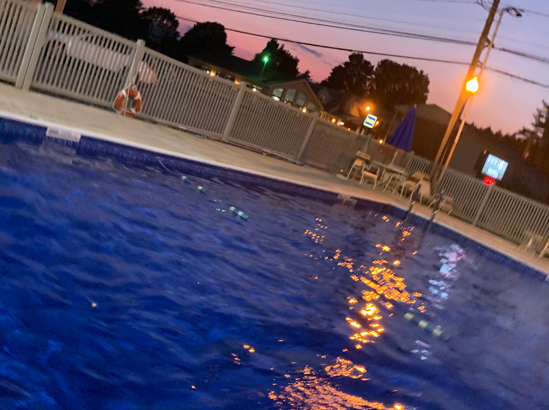 White Rose Motel主图