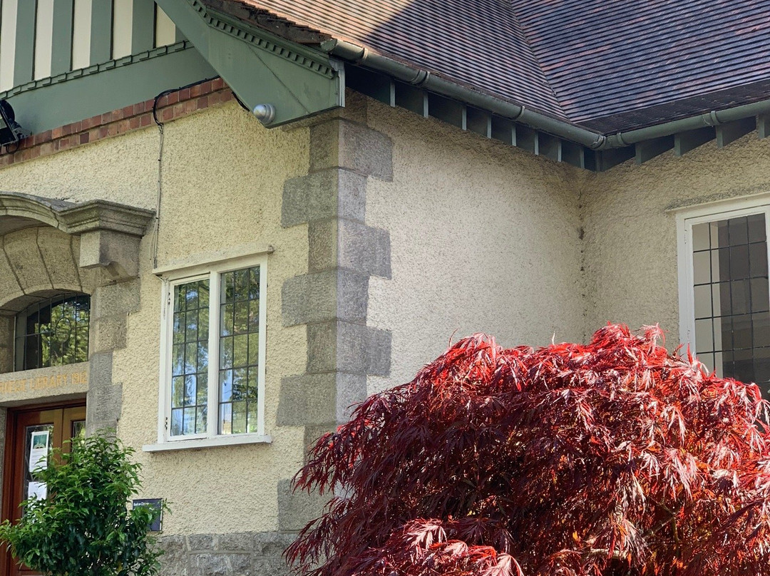 Cabinteely's Carnegie library-Cabinteely必去景点