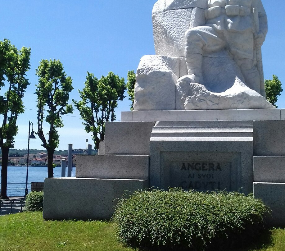 Lungolago di Angera景点图片