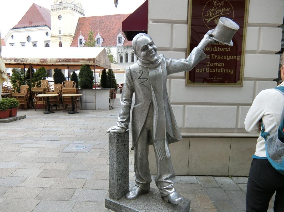 Schone Naci Statue-布拉迪斯拉发必去景点