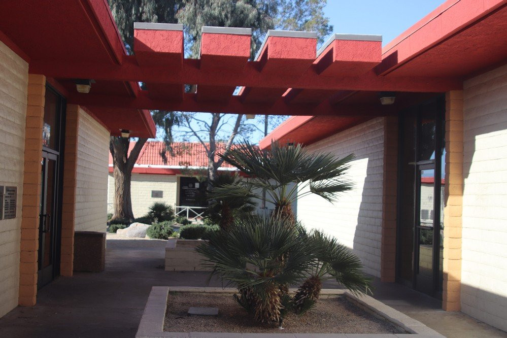 Desert Hot Springs Library-沙漠温泉必去景点