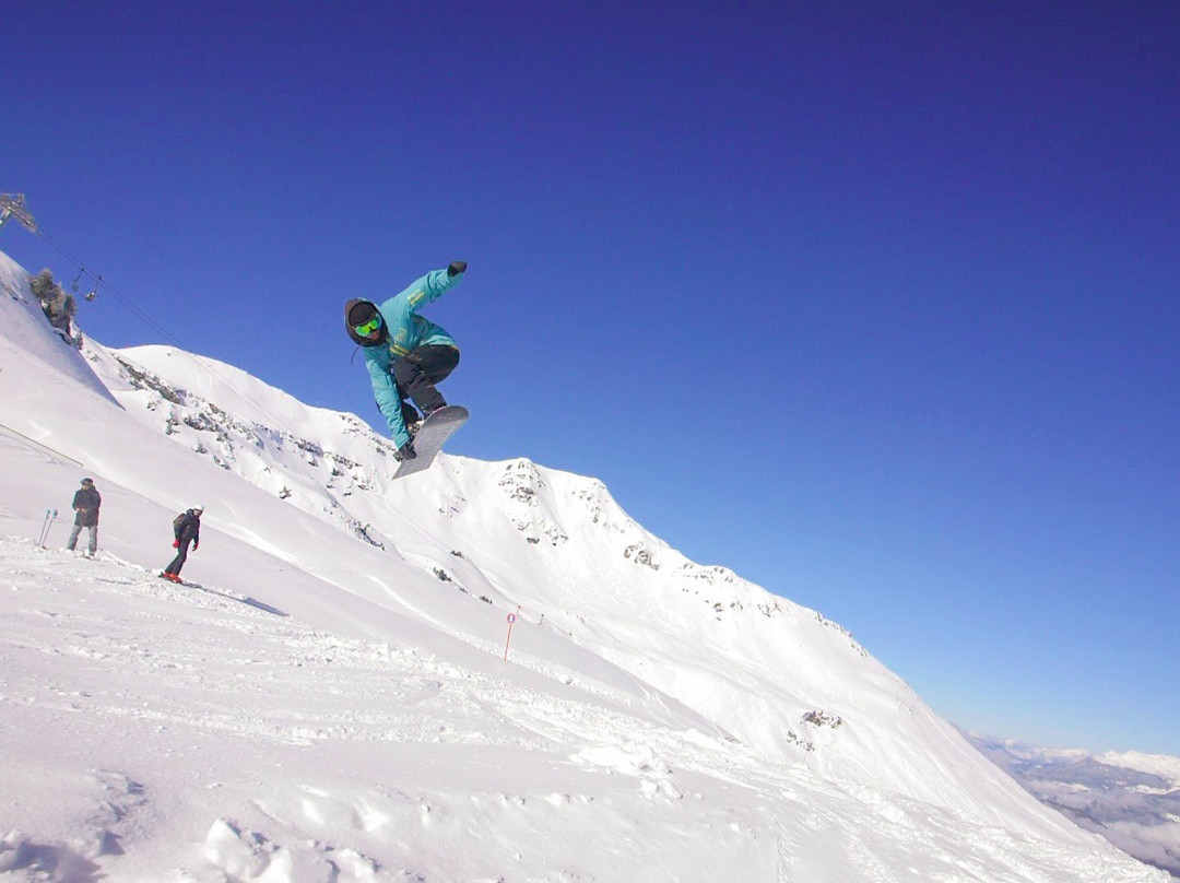 3 Valleys Snowboard School-高雪维尔必去景点
