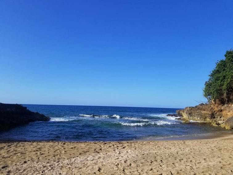 Puerto Hermina Beach-Quebradillas必去景点