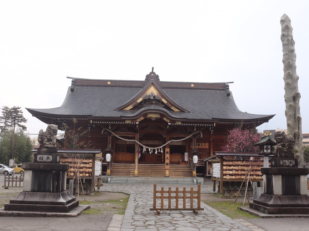 Suwa Shrine景点图片