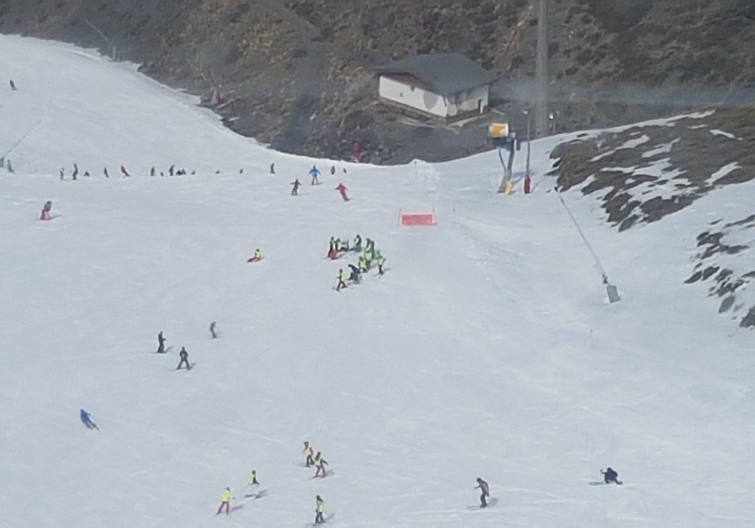 English Ski School景点图片
