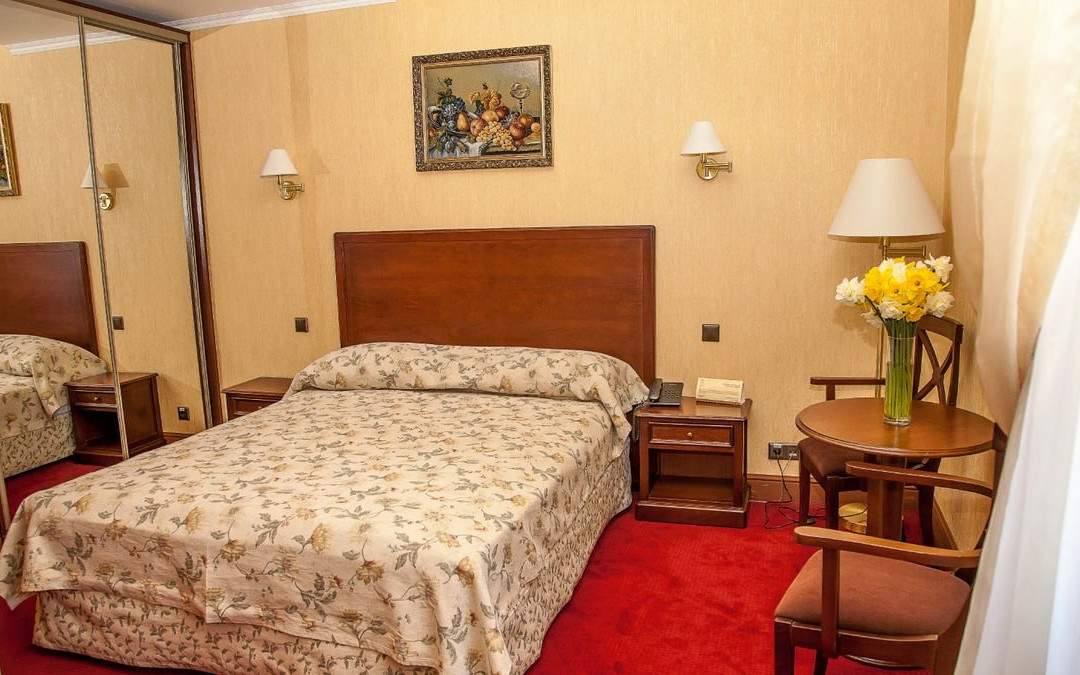 Optima Collection Kamianets-Podilsky主图