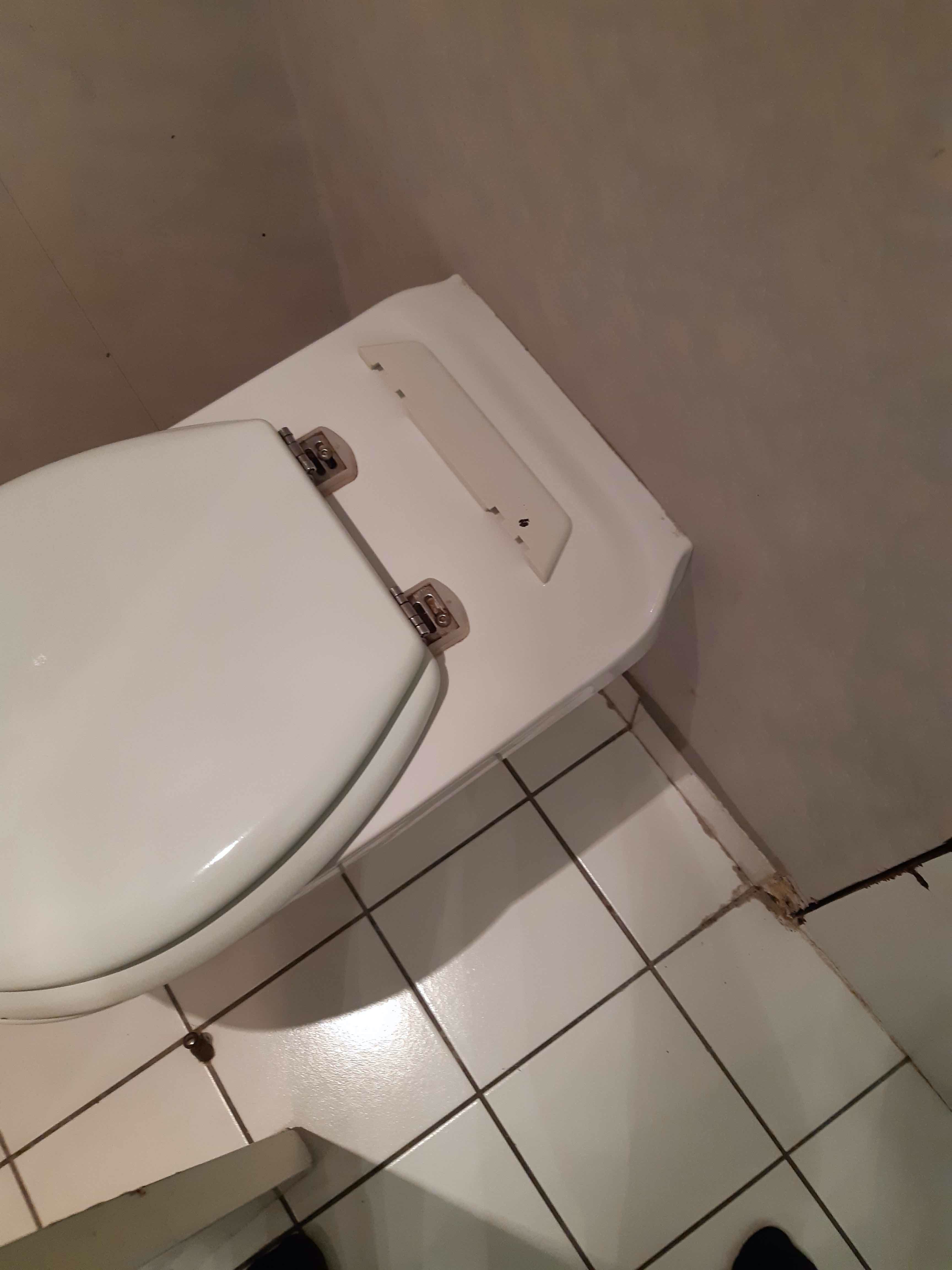 凯瑞德普利斯缇吉约纳维尔桥酒店-浴室