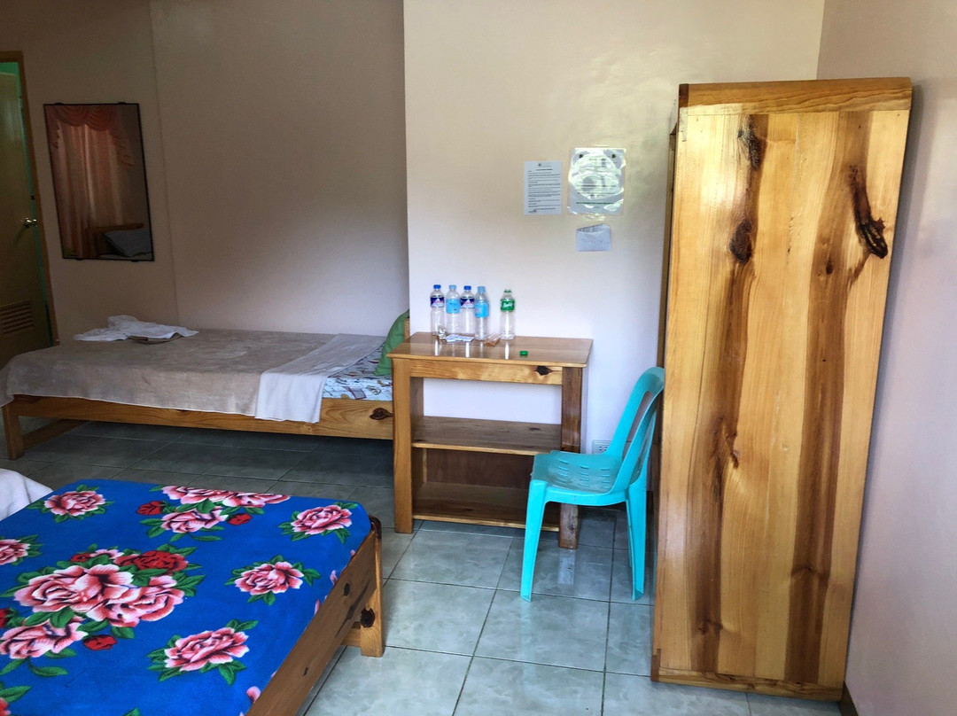 三叶草酒馆旅馆主图