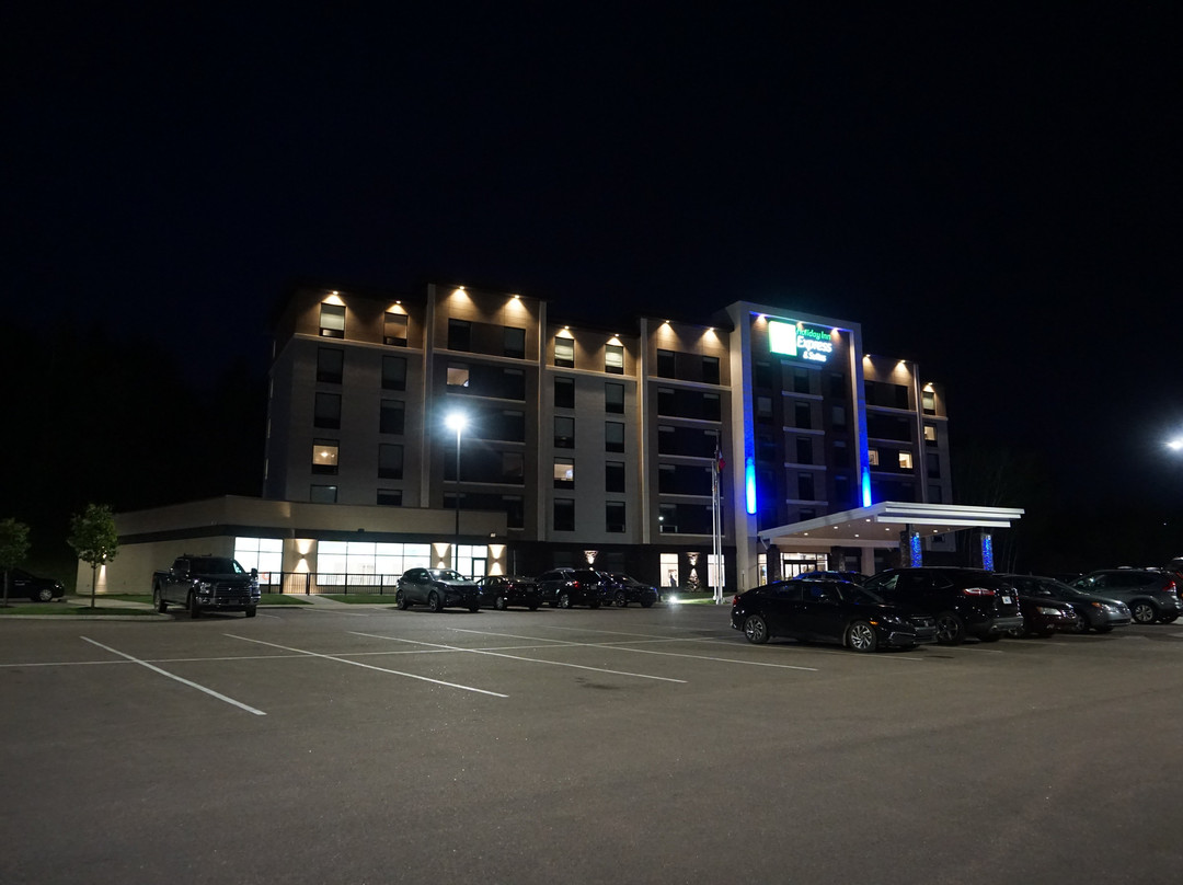 Holiday Inn Express & Suites Moncton By IHG主图