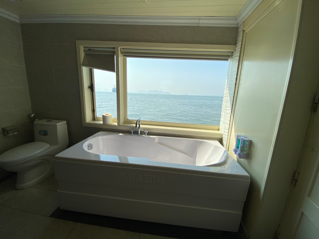 Amira Cruises-下龙湾必去景点