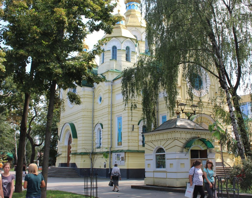 Holy Resurrection Cathedral-罗夫诺必去景点