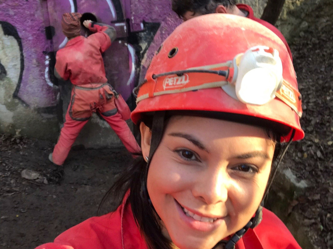 Caving Under Budapest-布达佩斯必去景点