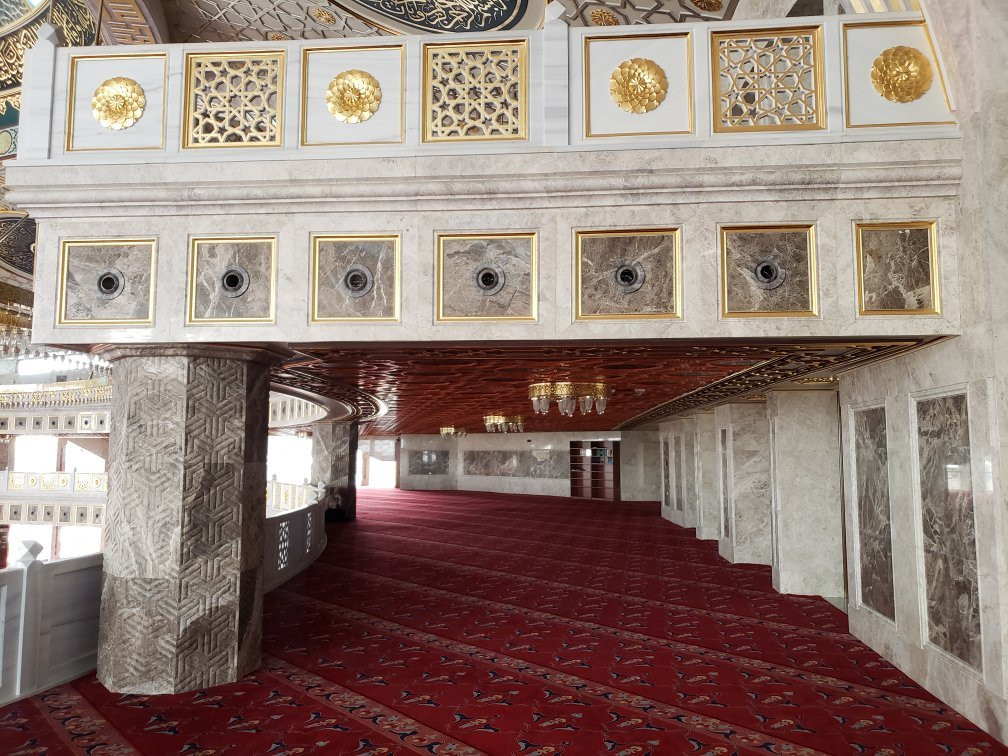 Aimani Kadyrova Mosque景点图片