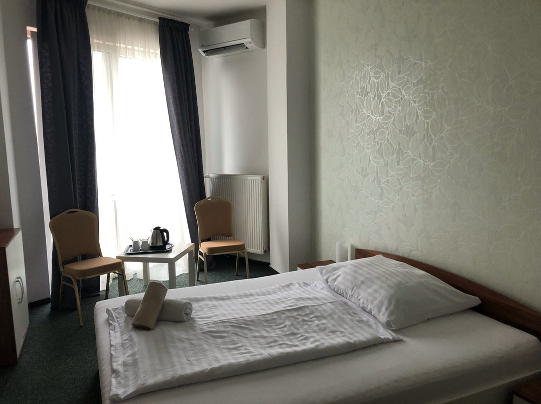 Modena Hotel主图