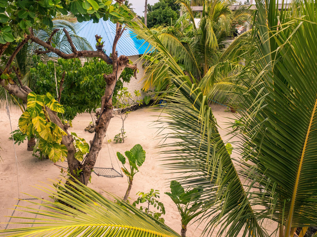 Blue World Dharavandhoo主图