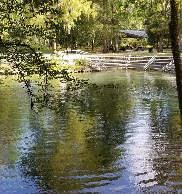 Poe Springs Park景点图片