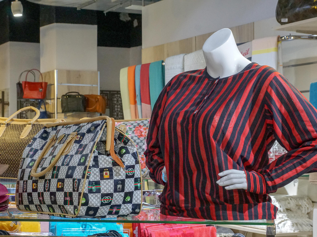 Megastore Gifts-苏塞必去景点