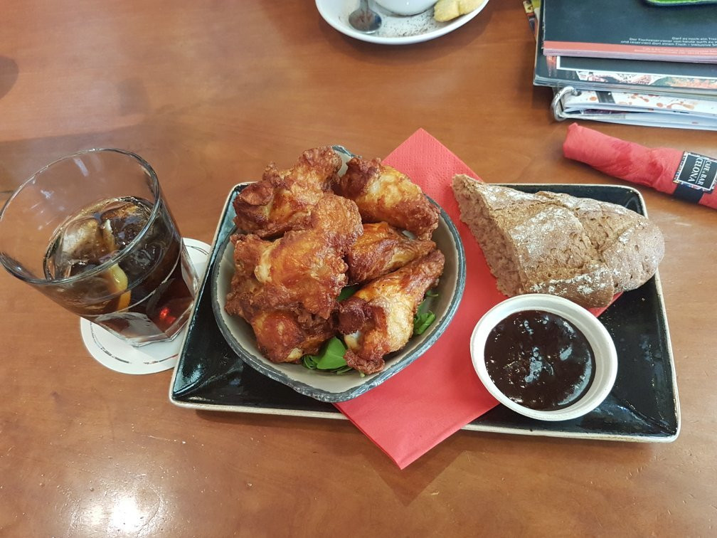 Cafe & Bar Celona Duren景点图片