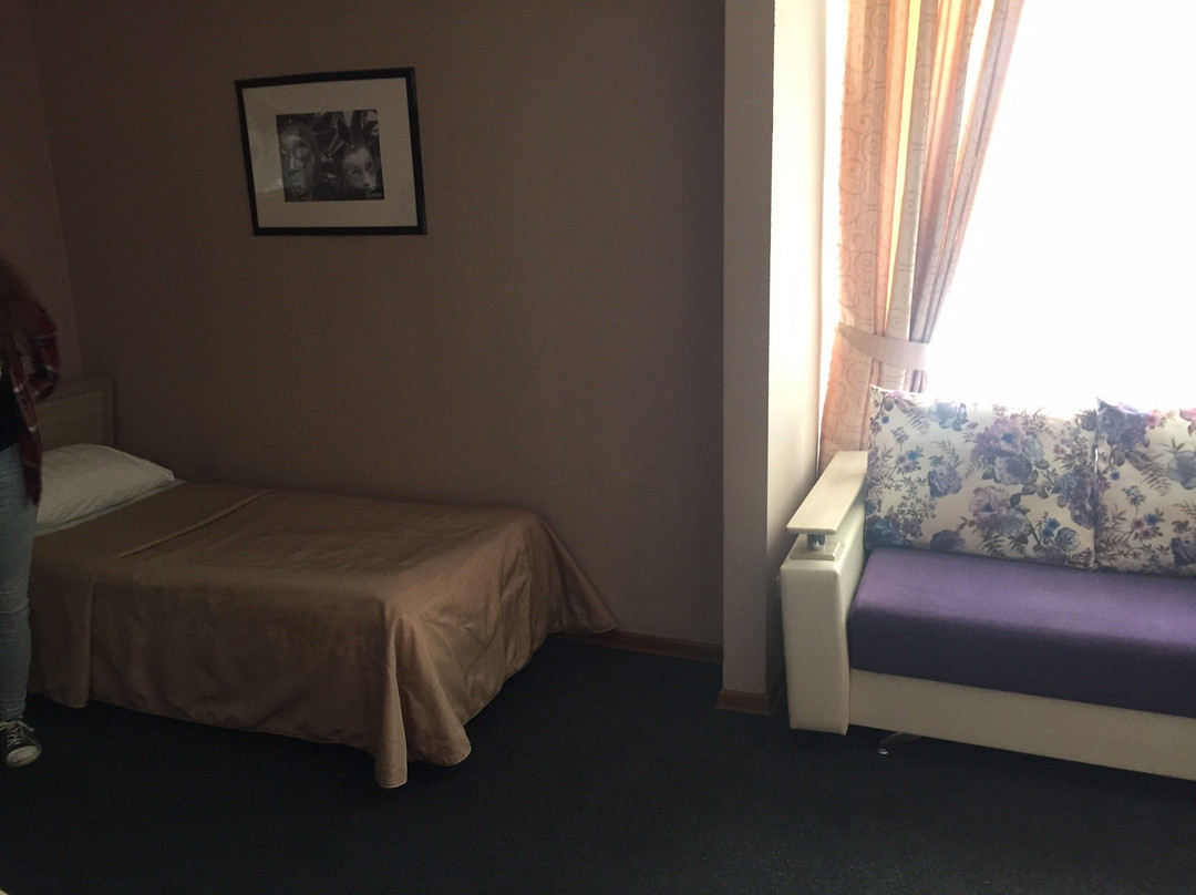 Central Hotel主图