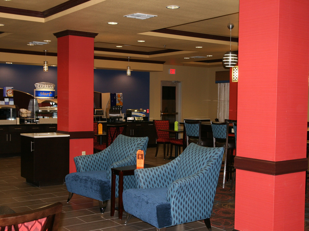 智选假日套房酒店乔治西主图