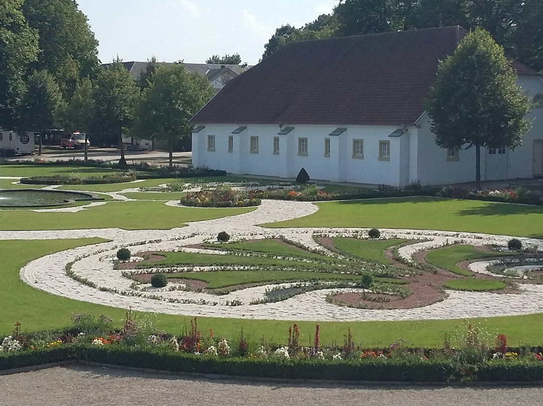 Schloss Neuhaus景点图片