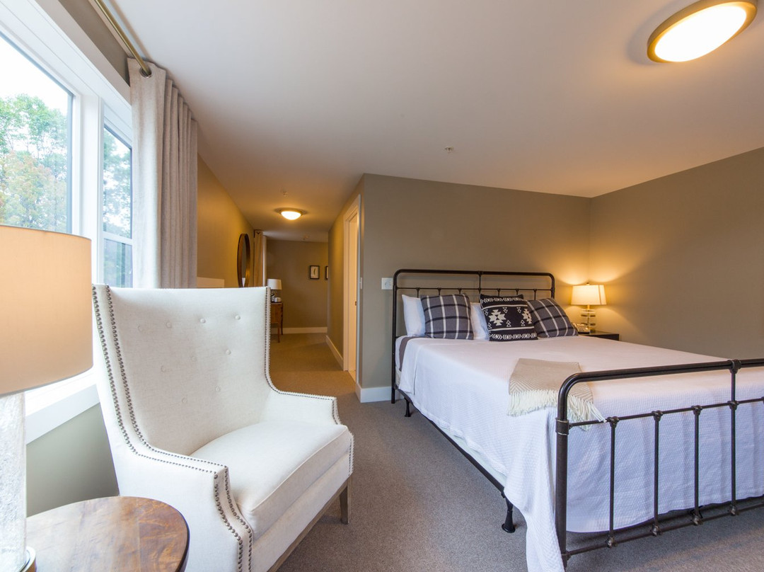 The Edgewood Inn主图