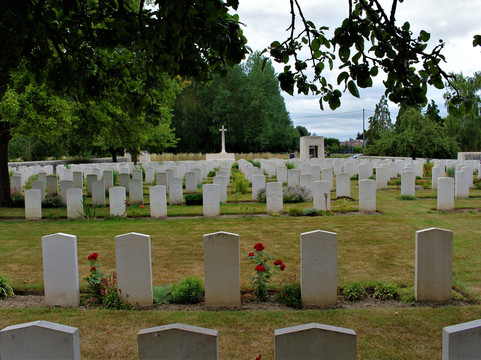 St. Vaast Post Military Cemetery-Richebourg必去景点