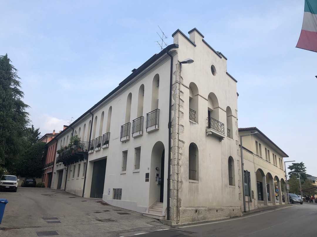 Palazzo Chiaradia ( Oggi Sommacal )景点图片