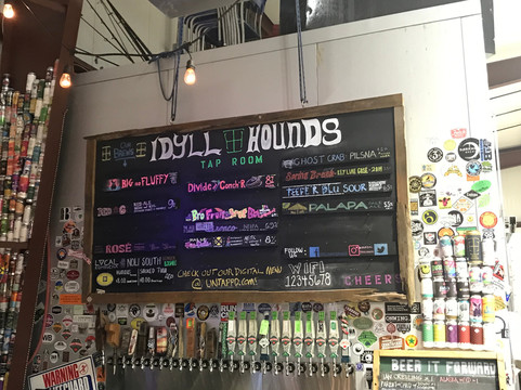 Idyll Hounds Brewing Company-圣罗萨海滩必去景点