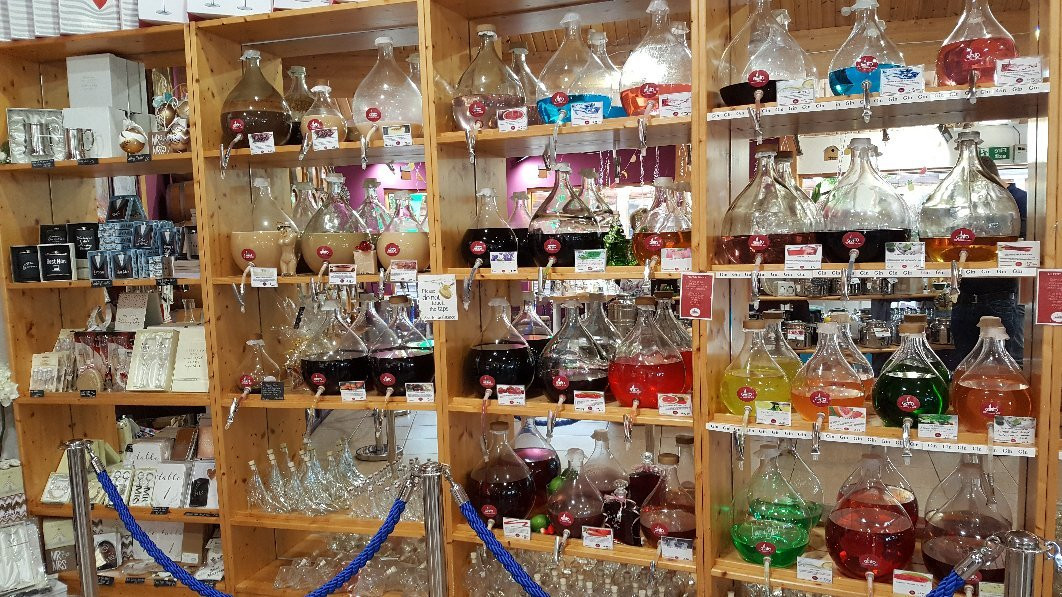 Trentham Shopping Village景点图片