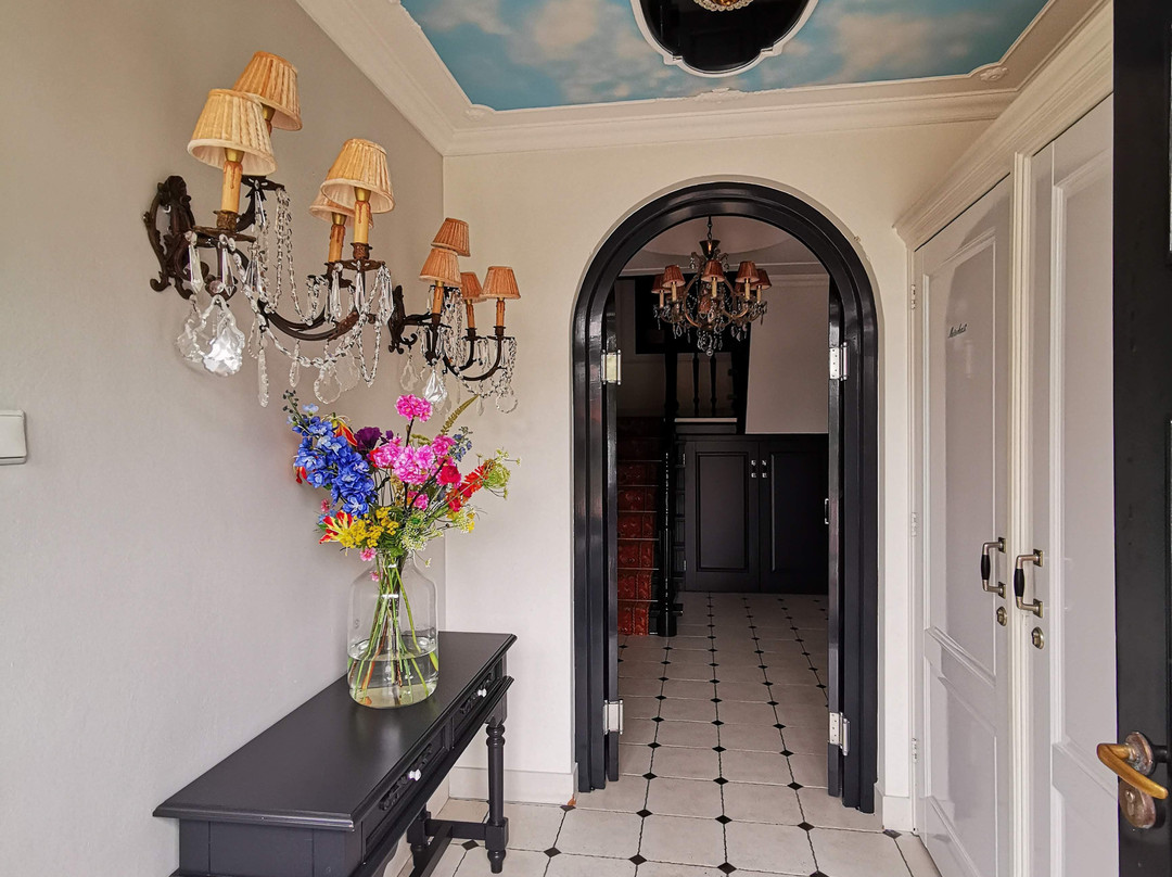 巴顿皇冠酒店主图