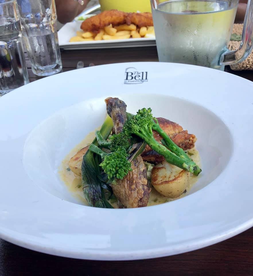 The Bell at Hampton Poyle-餐饮