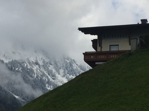 拉肯霍夫旅馆主图