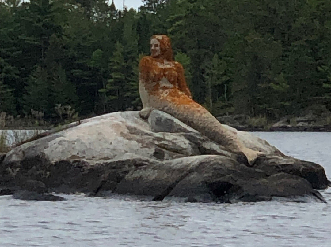 Rainy Lake Mermaid景点图片