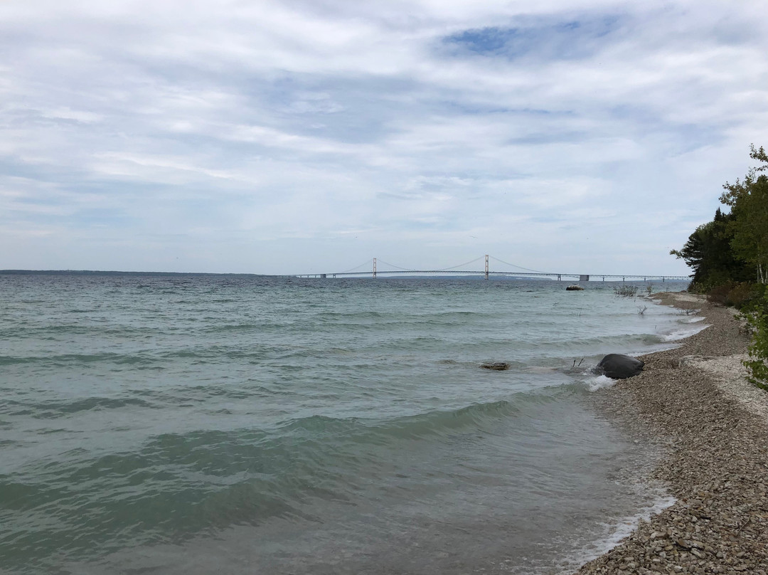 McGulpin Point Lighthouse & Historic Site景点图片