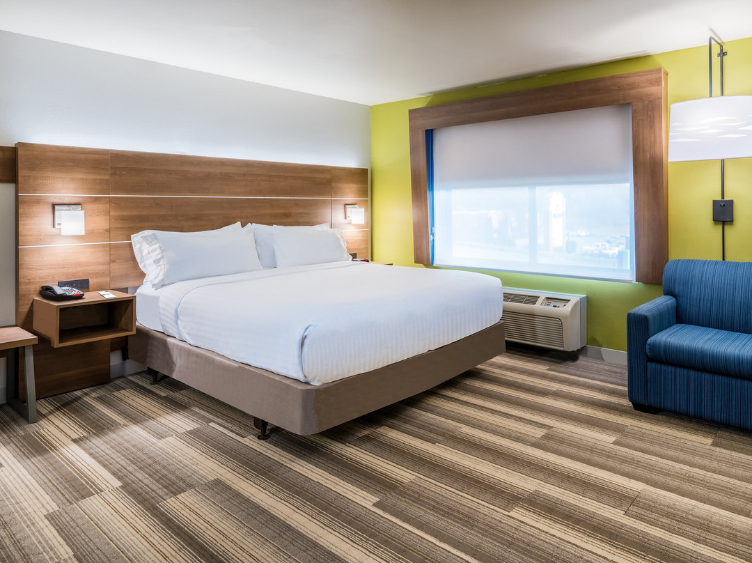 Holiday Inn Express & Suites Rocky Mount/smith Mtn Lake By IHG主图